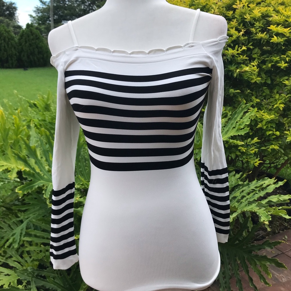 Black and white long sleeve top